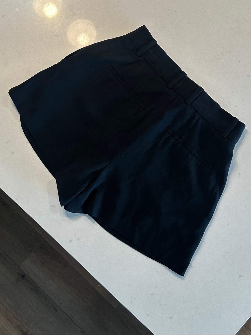 ❌ SOLD ❌ ARITZIA BABATON PLEATED MINI SHORT ❌ SOLD ❌ - Picture 4 of 5